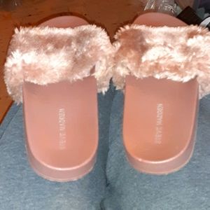STEVE MADDEN FUZZY FLATS SIZE 9 GOOD CONDITION